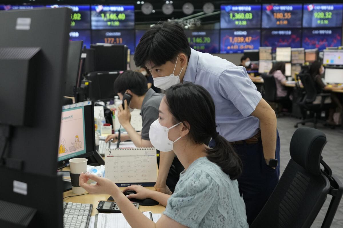 Most Asian markets fall as traders struggle to track Wall St record