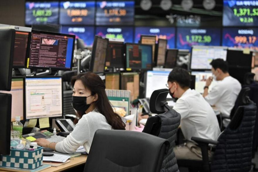 Asian markets follow Wall St plunge as oil surge fans inflation fears