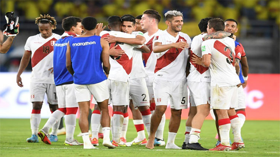 Peru stun goal-shy Colombia, Venezuelan Rondon's treble sinks Bolivia