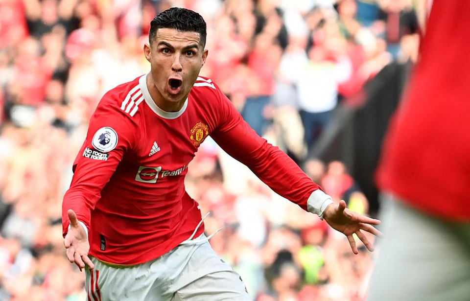 Ronaldo hattrick saves Man Utd, Spurs, Arsenal slump to defeat Sports