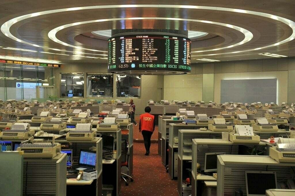 Hong Kong stocks down by more than three percent Business