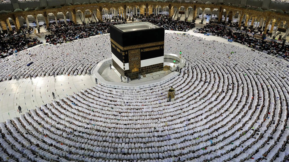 Muslim pilgrims stream out of Mecca for hajj high point News