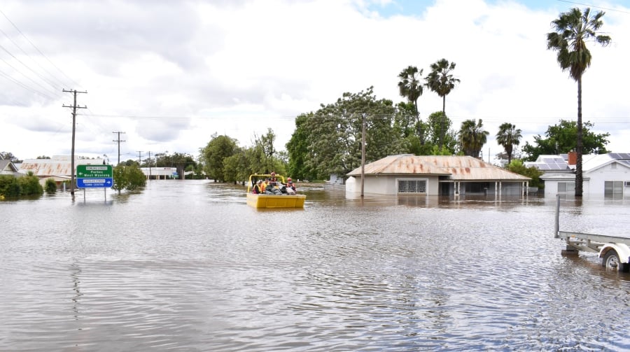 Flash floods sweep away houses cars in australian town news