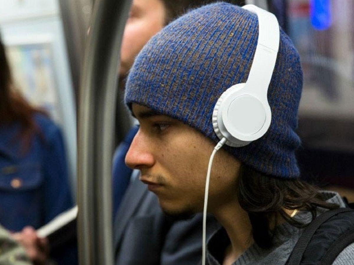 billion-youth-risk-hearing-loss-from-headphones-venues-study-news