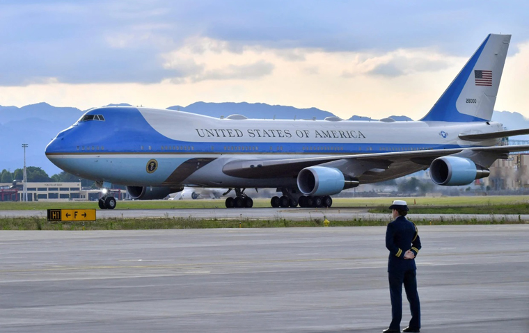 Biden scraps Trump s paint scheme for Air Force One News