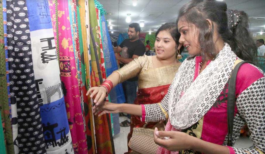 Silk shopping gains momentum in Rajshahi Business