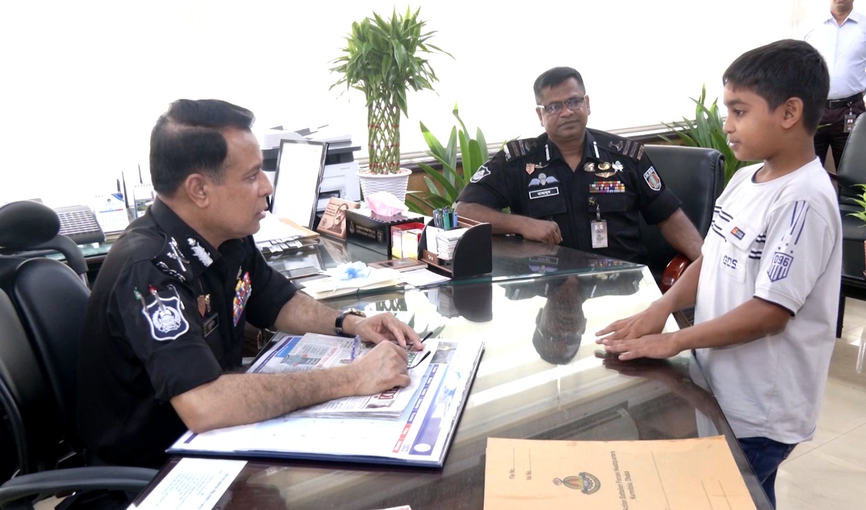 RAB stands beside school student helpless Sifat News