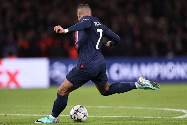 PSG beat AC Milan to get Champions League campaign back on track