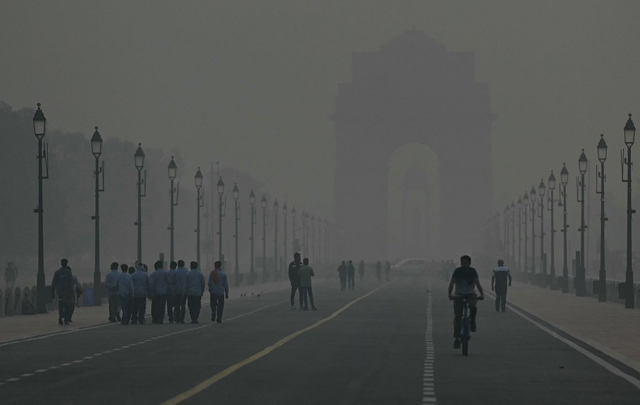 Schools shut as toxic smog engulfs India's capital | News