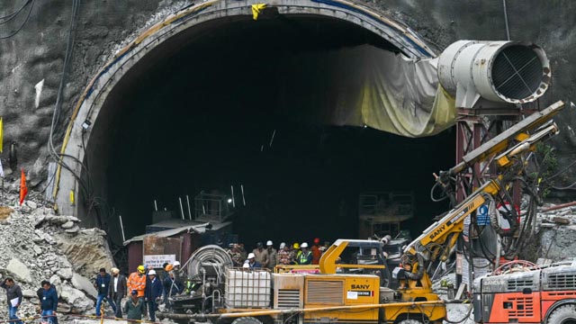India rescuers make painstaking progress towards 41 trapped in tunnel