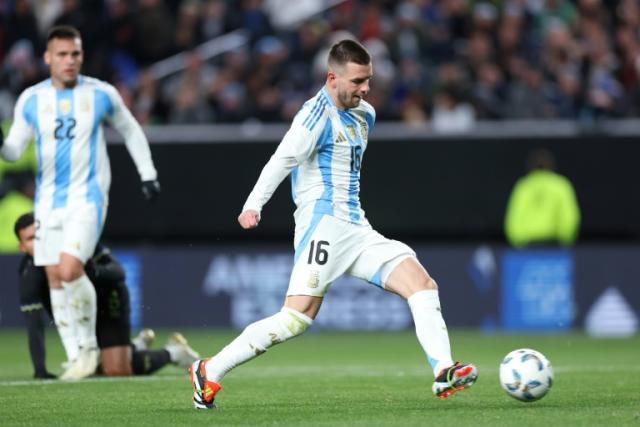 Argentina venció 3-0 a El Salvador en un amistoso sin Messi