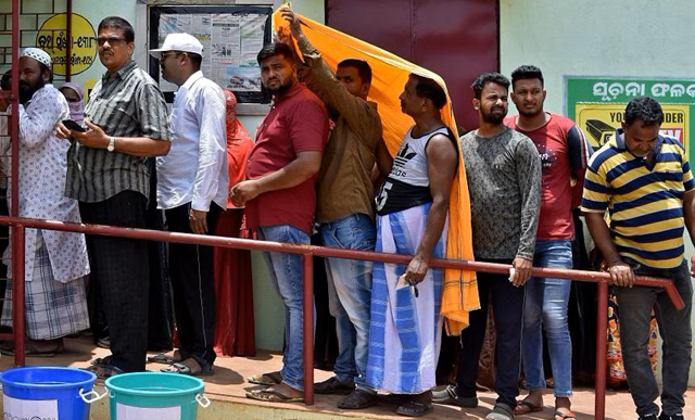 Heatstroke killed 33 Indian polling staff on last voting day: state election chief