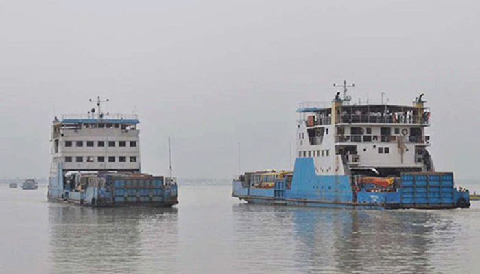 Ferry service on Paturia-Daulaatdia resumes