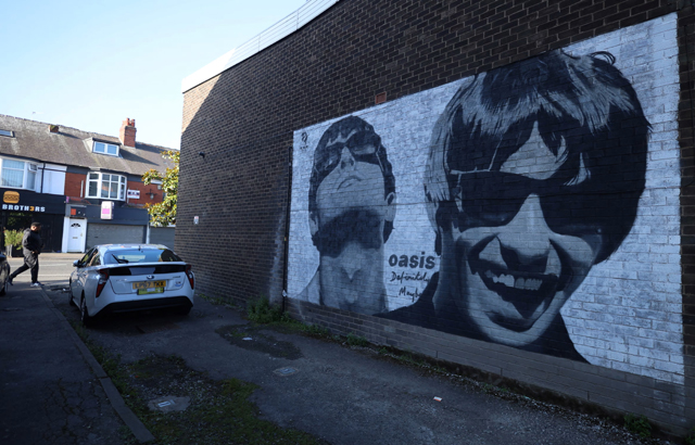 UK govt eyes capping ticket prices after Oasis furore