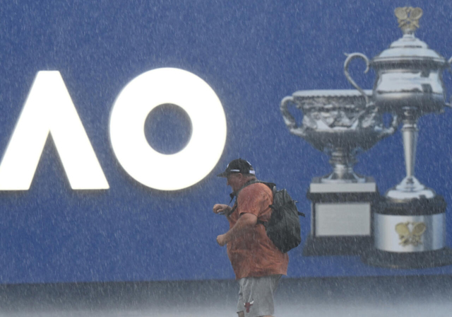 Storms halt play on outside courts at Australian Open