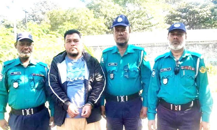 CCC ex-councilor held in Dhaka