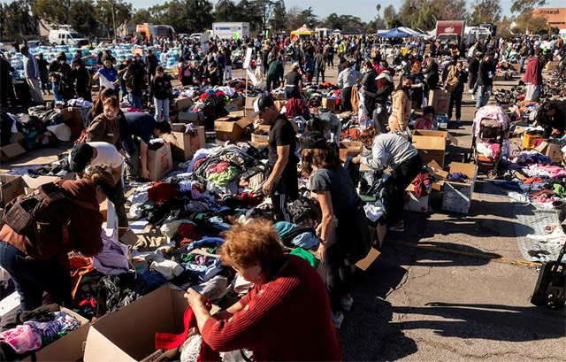 'LA is showing up': donation centers inundated with volunteers