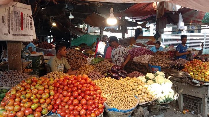 Vegetables price fall brings relief to Netrakona people