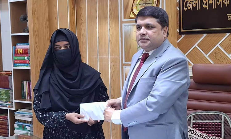 Lakshmipur district admin bears Sima's medical college admission costs