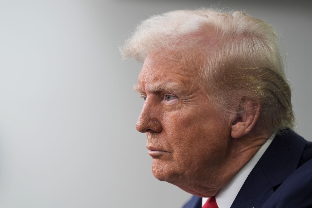 Trump blames deadly Washington air collision on 'diversity'