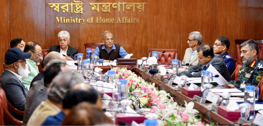 Jahangir urges media to publish names of people behind road blockades  