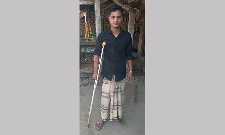 Proper treatment can save poor Shaker Ullah from being crippled permanently 