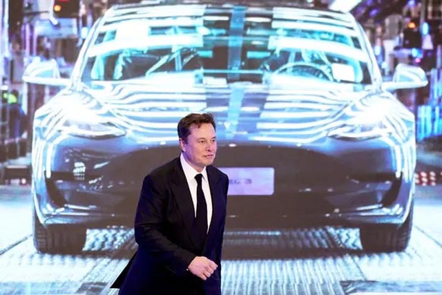 Musk risks putting EU buyers off Tesla: analysts