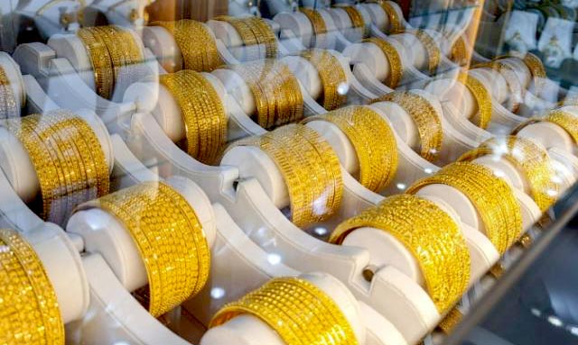 Record gold prices both boon and burden for London jewelers