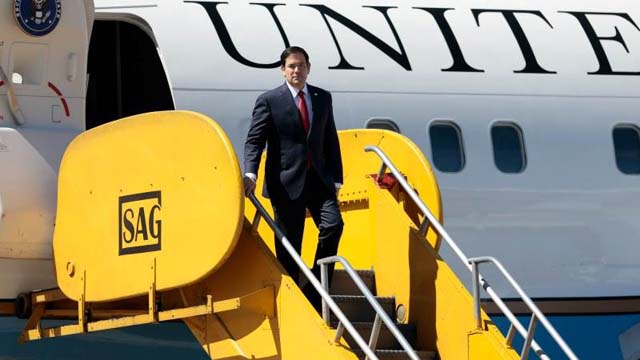 Rubio plane turns back over mechanical issue