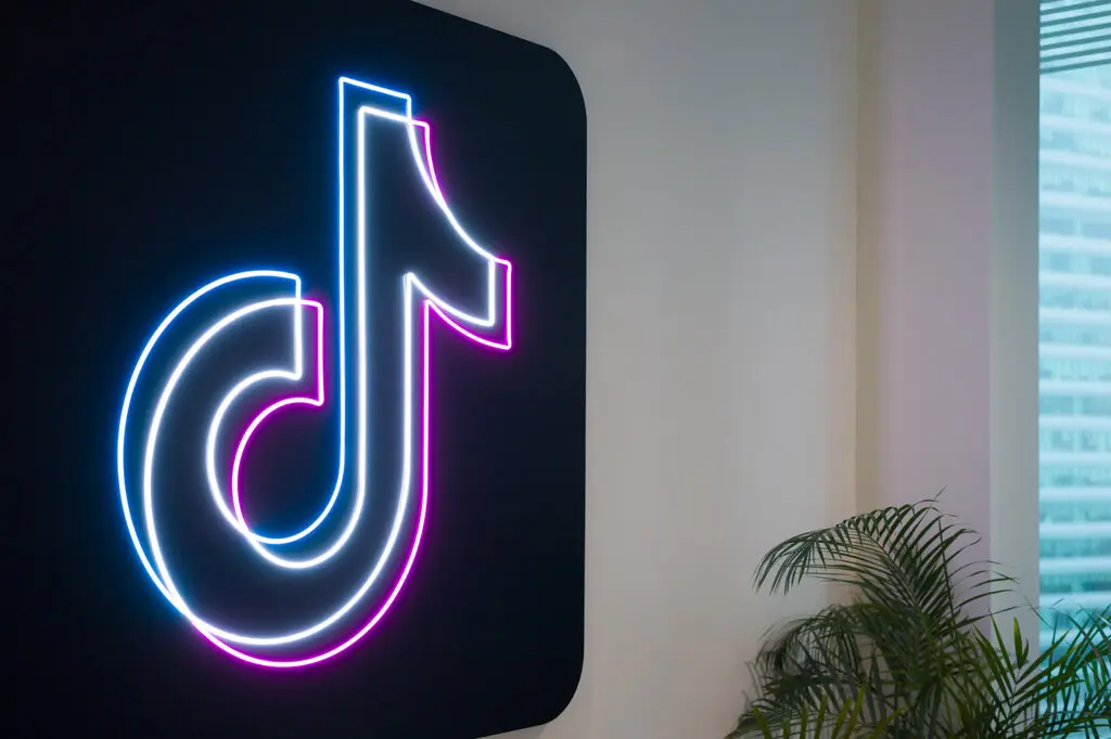 TikTok returns to Apple and Google app stores