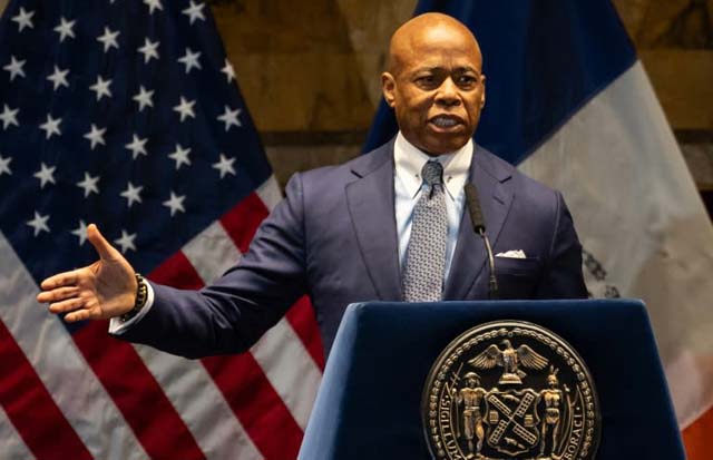 US government moves to dismiss graft case against NYC mayor