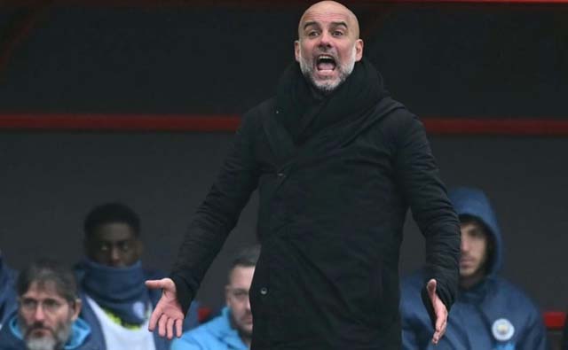 Guardiola taunts Liverpool over Man City's 100-point record