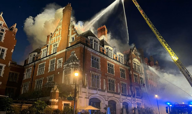 Major fire breaks out in luxury London hotel