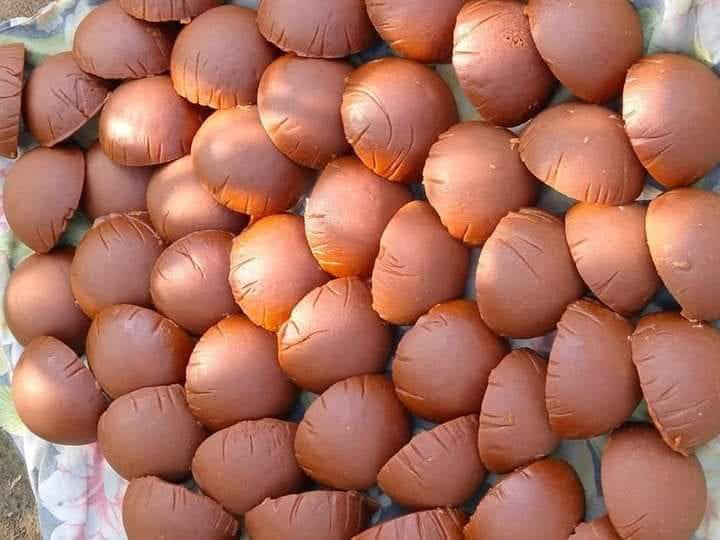 Date-gur business makes Rajshahi's economy vibrant 