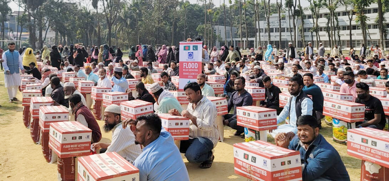 700 helpless people get food aid in Feni