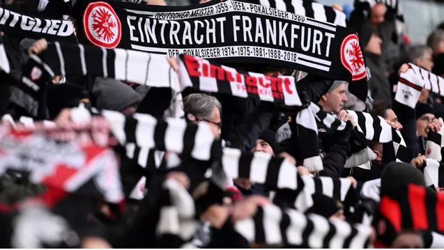Frankfurt cruise past Kiel to tighten grip on third in Bundesliga