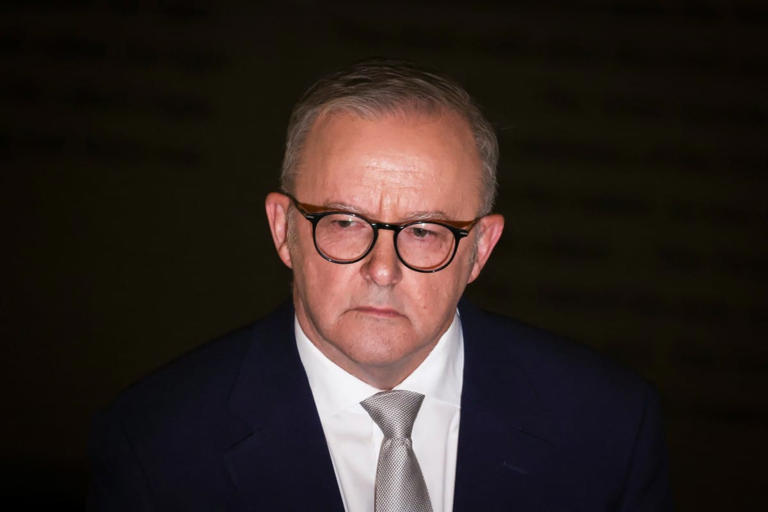 Australia says concerned as video shows citizen captured by Russian forces