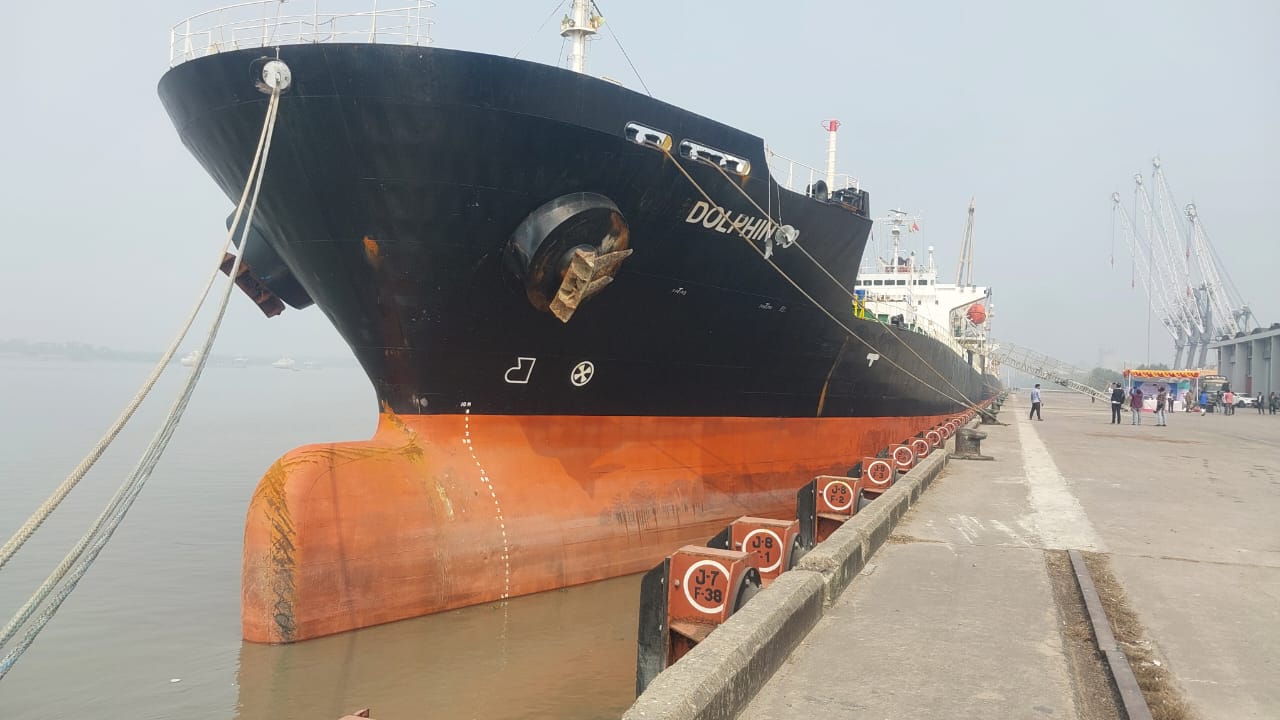 Record 556 foreign commercial ships docked at Mongla Port 