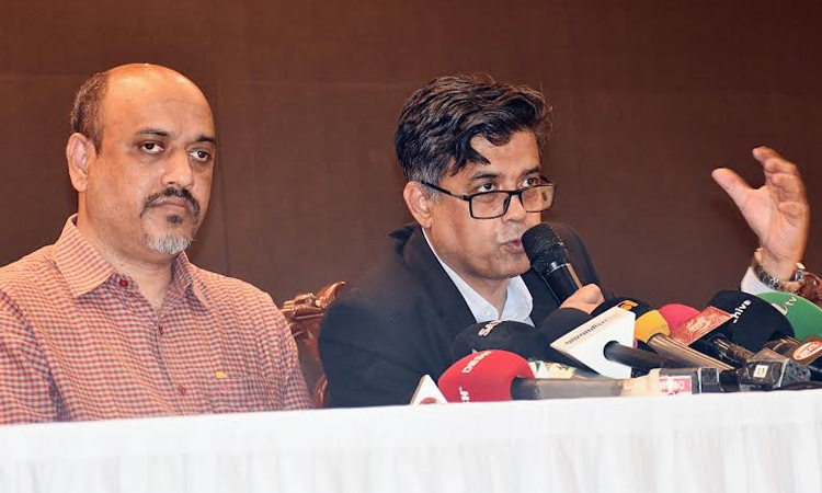 Govt continues talks with UAE to lift visa restrictions: Alam