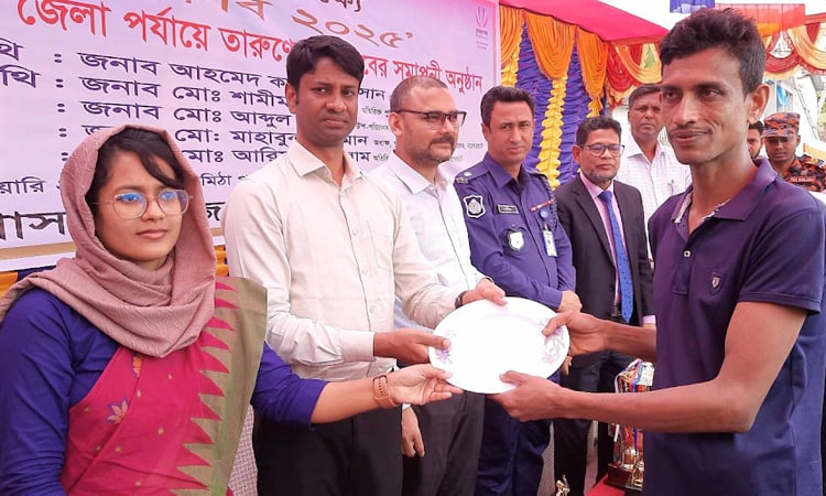 Swimming competition held in Bagerhat 
