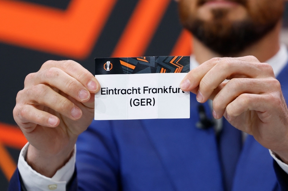 Buoyant Frankfurt aim for 'perfection' against league leaders Bayern