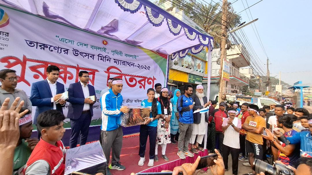 Mini marathon held in Jhenaidah