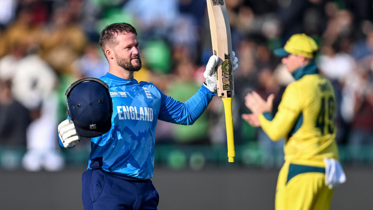 Duckett ton drives England to 351-8 against Australia in Champions Trophy