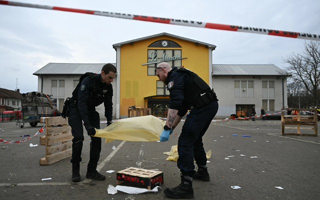 One dead, several wounded in 'Islamist' knife attack in France