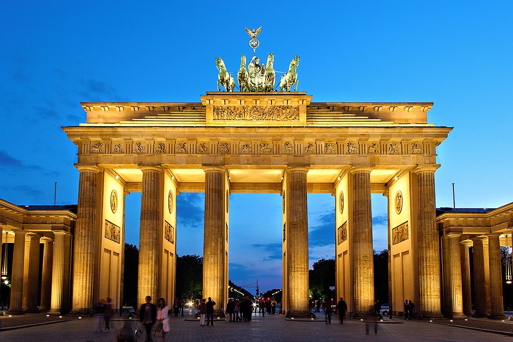 Polls open in high-stakes German election