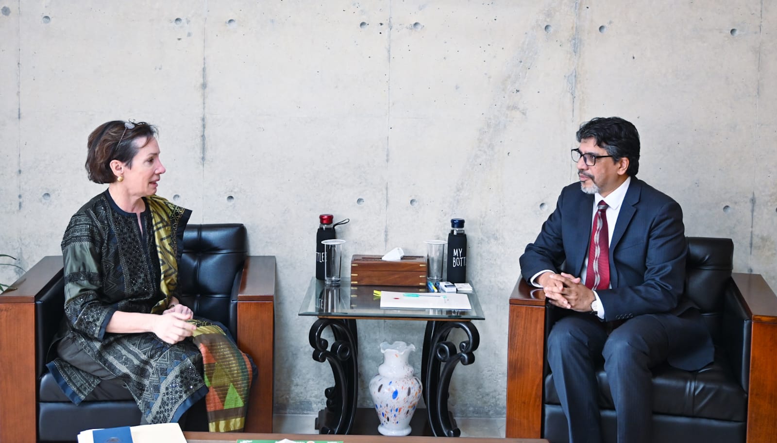US envoy conveys Washington's commitment to Bangladesh's democratic transformation