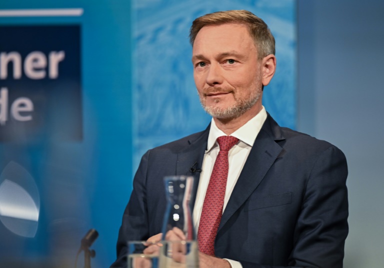 Liberal leader who sparked German govt's downfall resigns