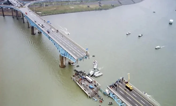 Four dead, six injured in South Korean bridge collapse