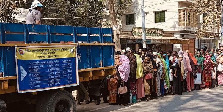 TCB starts selling Ramadan essentials in Rajshahi