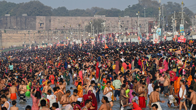 India's vast Hindu festival draws to an end